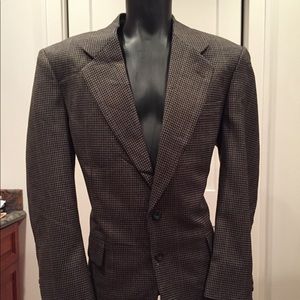 Never worn JOs A Banks blazer size 43R